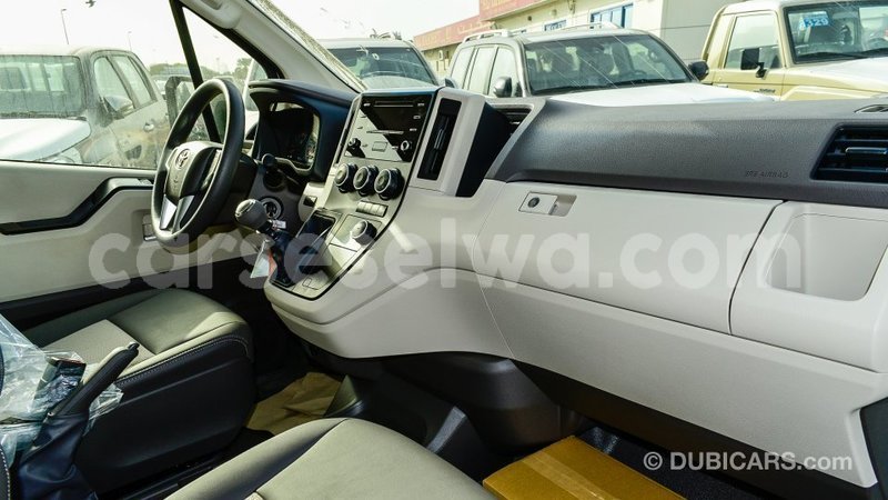 Big with watermark toyota hiace east mahe import dubai 6395