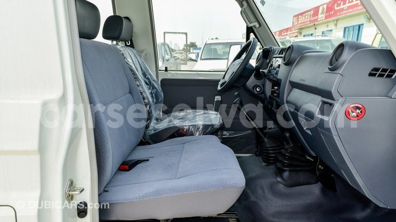 Big with watermark toyota land cruiser east mahe import dubai 6399