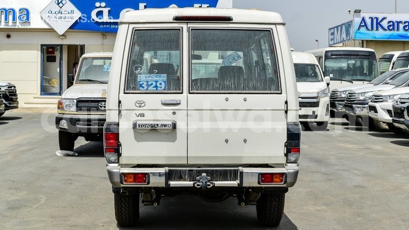 Big with watermark toyota land cruiser east mahe import dubai 6399
