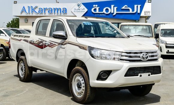 Acheter Import Voiture Toyota Hilux Blanc à Import - Dubai, East Mahé Acheter Import Voiture Toyota Hilux Blanc à Import - Dubai, East Mahé