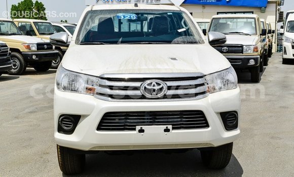 Acheter Import Voiture Toyota Hilux Blanc à Import - Dubai, East Mahé Acheter Import Voiture Toyota Hilux Blanc à Import - Dubai, East Mahé