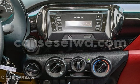 Acheter Import Voiture Toyota Hilux Blanc à Import - Dubai, East Mahé Acheter Import Voiture Toyota Hilux Blanc à Import - Dubai, East Mahé