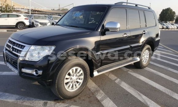 Acheter Import Voiture Mitsubishi Pajero Noir à Import - Dubai, East Mahé Acheter Import Voiture Mitsubishi Pajero Noir à Import - Dubai, East Mahé