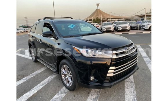 Acheter Import Voiture Toyota Highlander Noir à Import - Dubai, East Mahé Acheter Import Voiture Toyota Highlander Noir à Import - Dubai, East Mahé