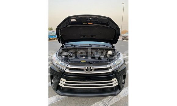 Acheter Import Voiture Toyota Highlander Noir à Import - Dubai, East Mahé Acheter Import Voiture Toyota Highlander Noir à Import - Dubai, East Mahé