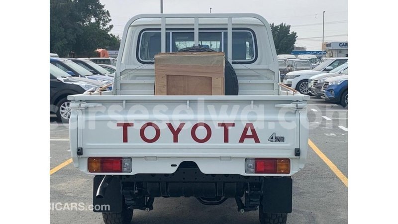 Big with watermark toyota land cruiser east mahe import dubai 6411