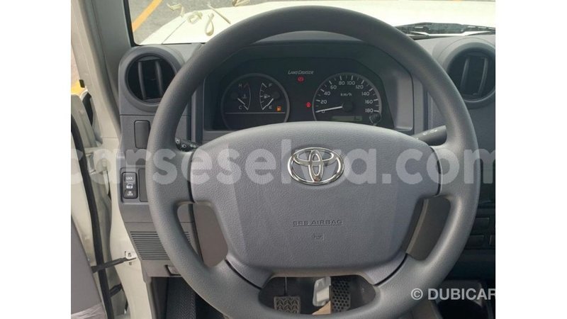 Big with watermark toyota land cruiser east mahe import dubai 6411