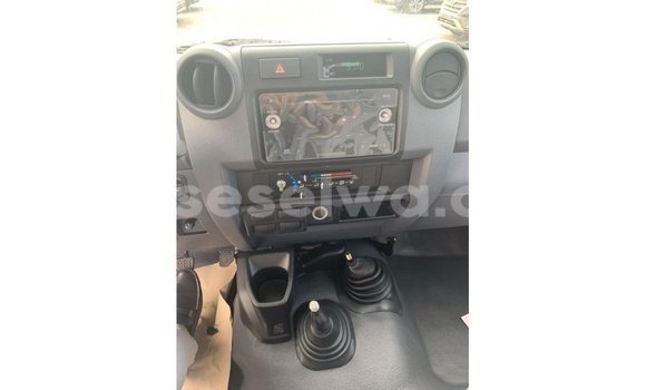 Buy Import Toyota Land Cruiser White Car in Import - Dubai in East Mahé Buy Import Toyota Land Cruiser White Car in Import - Dubai in East Mahé