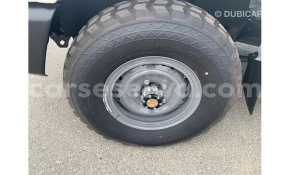 Buy Import Toyota Land Cruiser White Car in Import - Dubai in East Mahé Buy Import Toyota Land Cruiser White Car in Import - Dubai in East Mahé