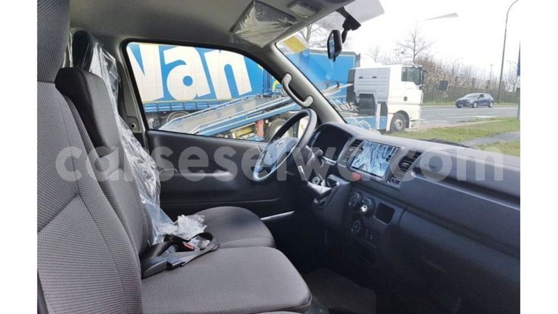 Big with watermark toyota hiace east mahe import dubai 6414