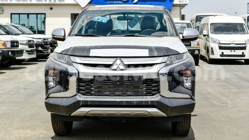 Big with watermark mitsubishi l200 east mahe import dubai 6417