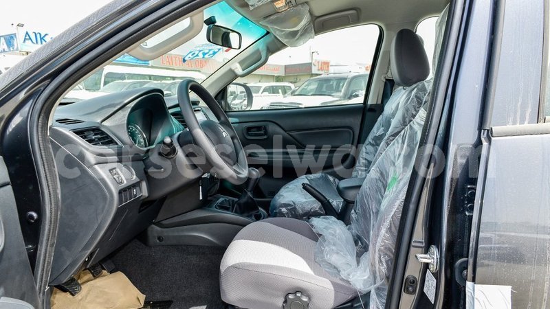 Big with watermark mitsubishi l200 east mahe import dubai 6417