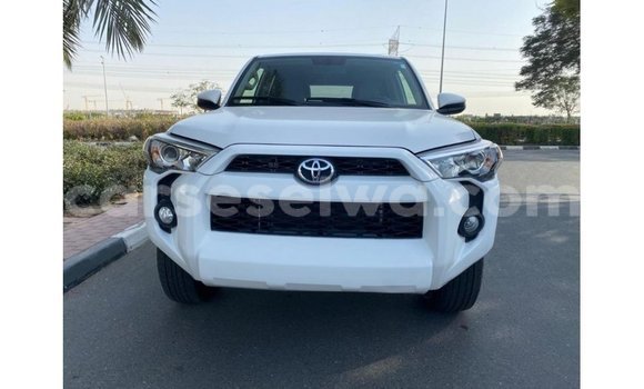 Acheter Import Utilitaire Toyota Ade Blanc à Import - Dubai, East Mahé Acheter Import Utilitaire Toyota Ade Blanc à Import - Dubai, East Mahé