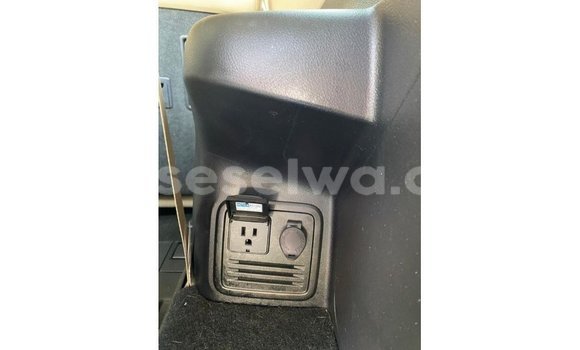 Acheter Import Utilitaire Toyota Ade Blanc à Import - Dubai, East Mahé Acheter Import Utilitaire Toyota Ade Blanc à Import - Dubai, East Mahé