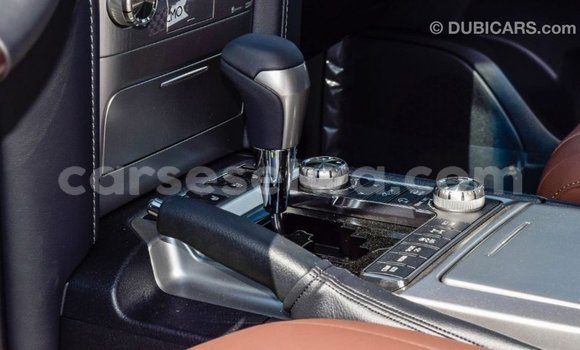 Acheter Import Voiture Toyota Land Cruiser Noir à Import - Dubai, East Mahé Acheter Import Voiture Toyota Land Cruiser Noir à Import - Dubai, East Mahé