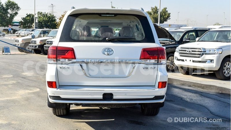Big with watermark toyota land cruiser east mahe import dubai 6429