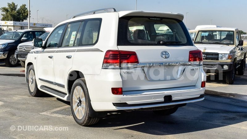 Big with watermark toyota land cruiser east mahe import dubai 6429