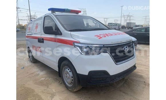 Buy Import Hyundai Accent White Car in Import - Dubai in East Mahé Buy Import Hyundai Accent White Car in Import - Dubai in East Mahé