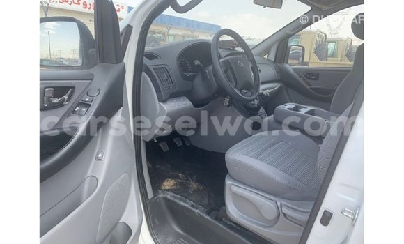 Buy Import Hyundai Accent White Car in Import - Dubai in East Mahé Buy Import Hyundai Accent White Car in Import - Dubai in East Mahé