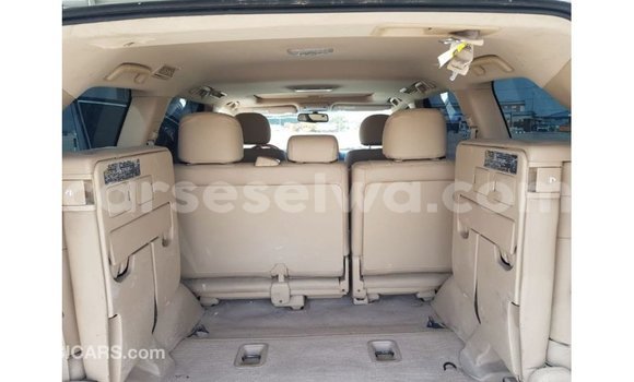Acheter Import Voiture Toyota Land Cruiser Blanc à Import - Dubai, East Mahé Acheter Import Voiture Toyota Land Cruiser Blanc à Import - Dubai, East Mahé
