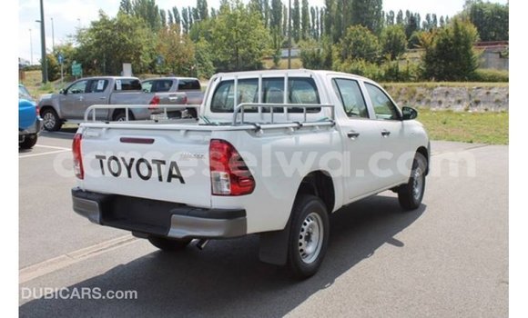 Acheter Import Voiture Toyota Hilux Blanc à Import - Dubai, East Mahé Acheter Import Voiture Toyota Hilux Blanc à Import - Dubai, East Mahé