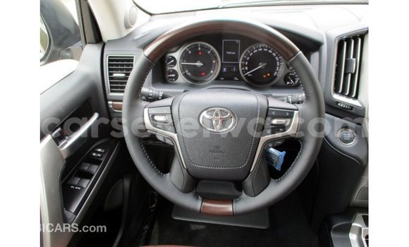 Buy Import Toyota Land Cruiser Black Car in Import - Dubai in East Mahé Buy Import Toyota Land Cruiser Black Car in Import - Dubai in East Mahé