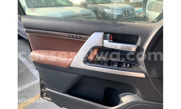 Buy Import Toyota Land Cruiser Black Car in Import - Dubai in East Mahé Buy Import Toyota Land Cruiser Black Car in Import - Dubai in East Mahé