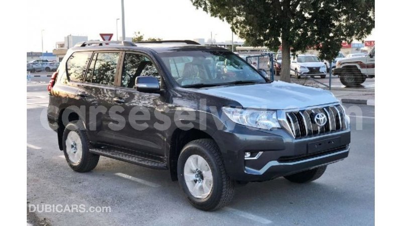 Big with watermark toyota prado east mahe import dubai 6463