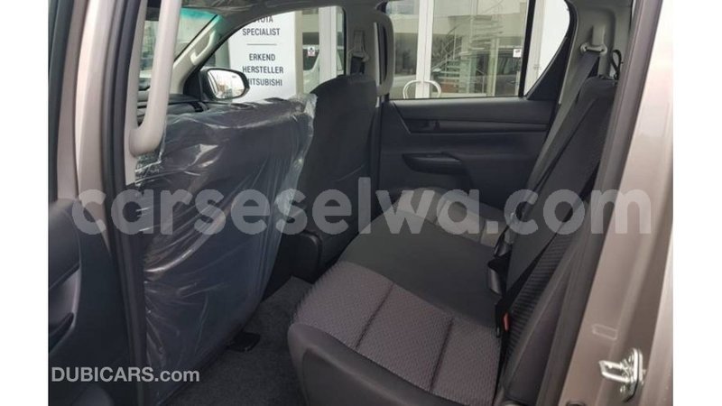 Big with watermark toyota hilux east mahe import dubai 6464