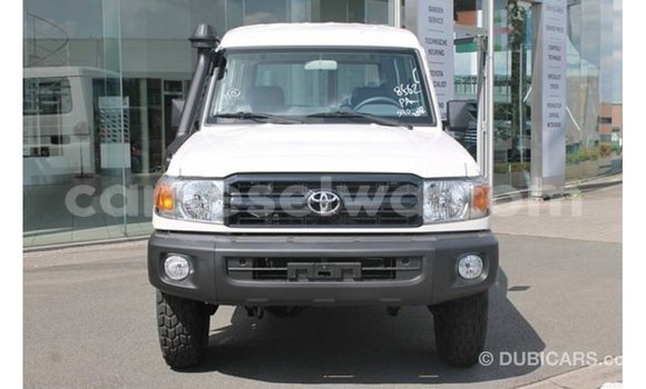 Buy Import Toyota Land Cruiser White Car in Import - Dubai in East Mahé Buy Import Toyota Land Cruiser White Car in Import - Dubai in East Mahé