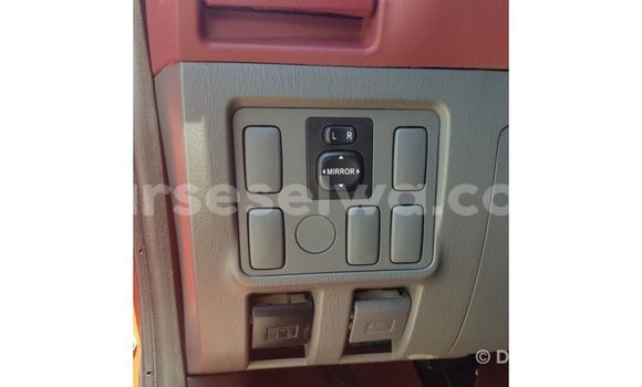 Acheter Import Voiture Toyota Hilux Rouge à Import - Dubai, East Mahé Acheter Import Voiture Toyota Hilux Rouge à Import - Dubai, East Mahé