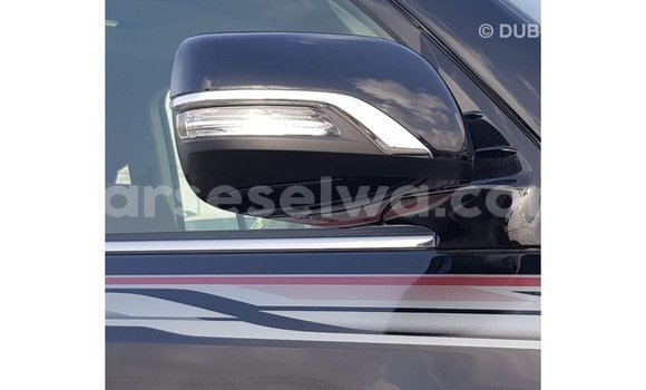 Acheter Import Voiture Toyota Land Cruiser Noir à Import - Dubai, East Mahé Acheter Import Voiture Toyota Land Cruiser Noir à Import - Dubai, East Mahé