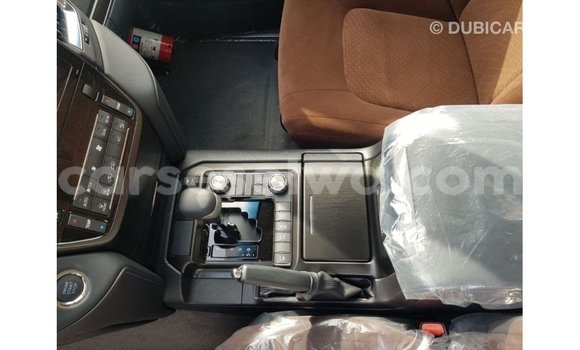 Acheter Import Voiture Toyota Land Cruiser Noir à Import - Dubai, East Mahé Acheter Import Voiture Toyota Land Cruiser Noir à Import - Dubai, East Mahé