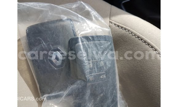 Acheter Import Voiture Renault 19 Vert à Import - Dubai, East Mahé Acheter Import Voiture Renault 19 Vert à Import - Dubai, East Mahé