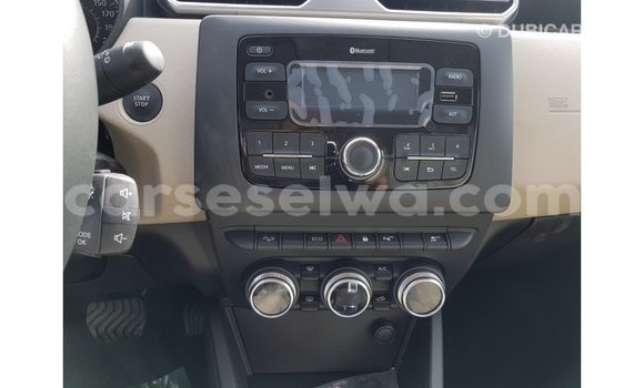 Acheter Import Voiture Renault 19 Vert à Import - Dubai, East Mahé Acheter Import Voiture Renault 19 Vert à Import - Dubai, East Mahé