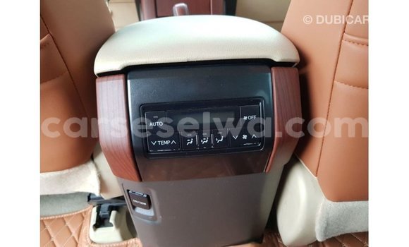 Acheter Import Voiture Toyota Prado Blanc à Import - Dubai, East Mahé Acheter Import Voiture Toyota Prado Blanc à Import - Dubai, East Mahé