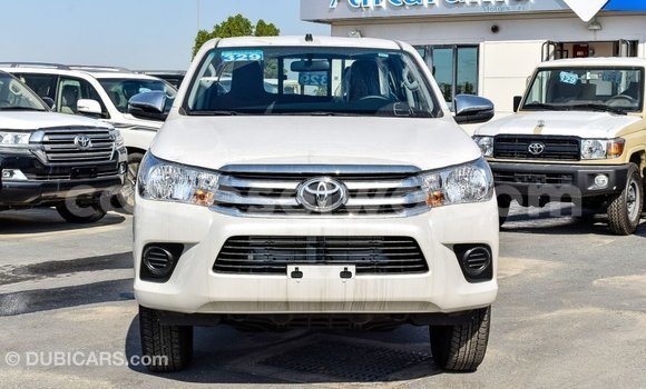 Acheter Import Voiture Toyota Hilux Blanc à Import - Dubai, East Mahé Acheter Import Voiture Toyota Hilux Blanc à Import - Dubai, East Mahé