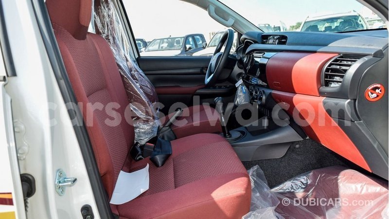 Big with watermark toyota hilux east mahe import dubai 6498