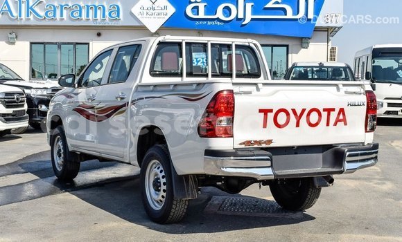 Acheter Import Voiture Toyota Hilux Blanc à Import - Dubai, East Mahé Acheter Import Voiture Toyota Hilux Blanc à Import - Dubai, East Mahé