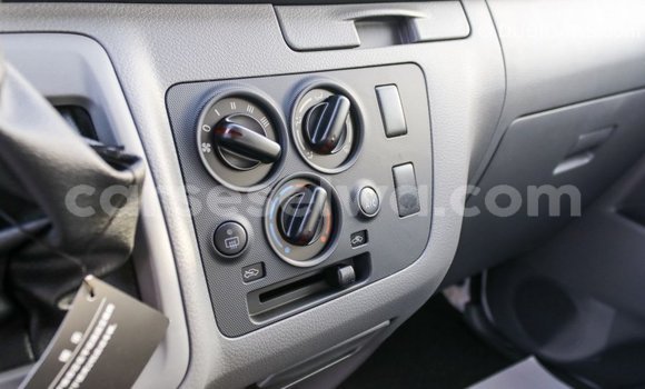 Acheter Import Voiture Nissan Urvan Blanc à Import - Dubai, East Mahé Acheter Import Voiture Nissan Urvan Blanc à Import - Dubai, East Mahé