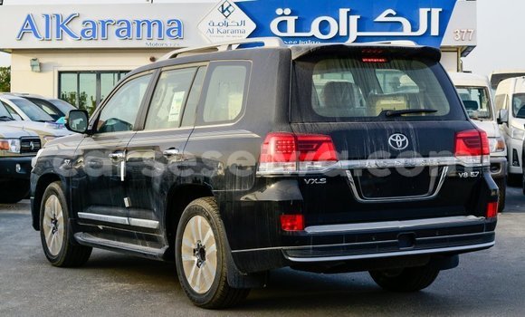 Acheter Import Voiture Toyota Land Cruiser Noir à Import - Dubai, East Mahé Acheter Import Voiture Toyota Land Cruiser Noir à Import - Dubai, East Mahé