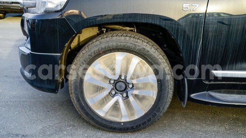 Big with watermark toyota land cruiser east mahe import dubai 6502