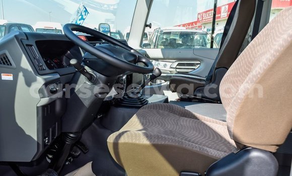 Acheter Import Voiture Toyota Coaster Blanc à Import - Dubai, East Mahé Acheter Import Voiture Toyota Coaster Blanc à Import - Dubai, East Mahé