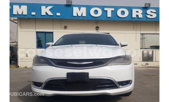 Acheter Import Voiture Chrysler 200 Blanc à Import - Dubai, East Mahé Acheter Import Voiture Chrysler 200 Blanc à Import - Dubai, East Mahé
