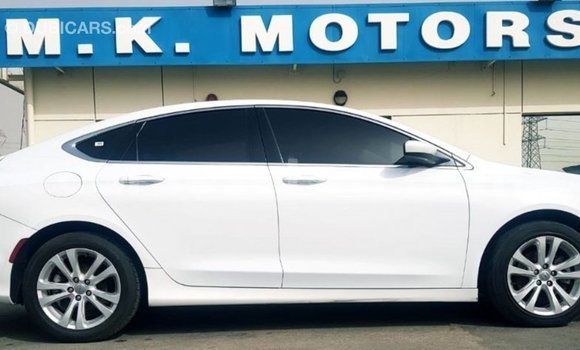 Acheter Import Voiture Chrysler 200 Blanc à Import - Dubai, East Mahé Acheter Import Voiture Chrysler 200 Blanc à Import - Dubai, East Mahé