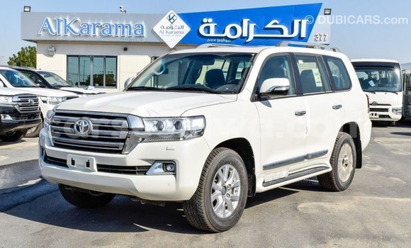 Acheter Import Voiture Toyota Land Cruiser Blanc à Import - Dubai, East Mahé Acheter Import Voiture Toyota Land Cruiser Blanc à Import - Dubai, East Mahé