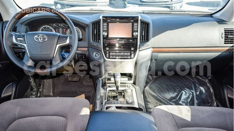 Big with watermark toyota land cruiser east mahe import dubai 6512