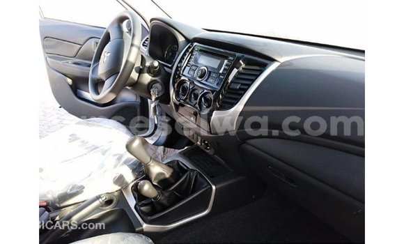 Acheter Import Voiture Mitsubishi L200 Blanc à Import - Dubai, East Mahé Acheter Import Voiture Mitsubishi L200 Blanc à Import - Dubai, East Mahé