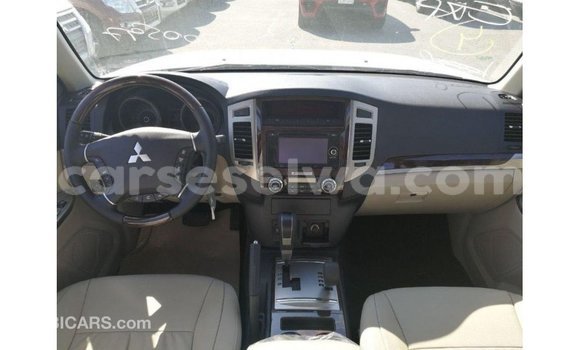 Buy Import Mitsubishi Pajero White Car in Import - Dubai in East Mahé Buy Import Mitsubishi Pajero White Car in Import - Dubai in East Mahé
