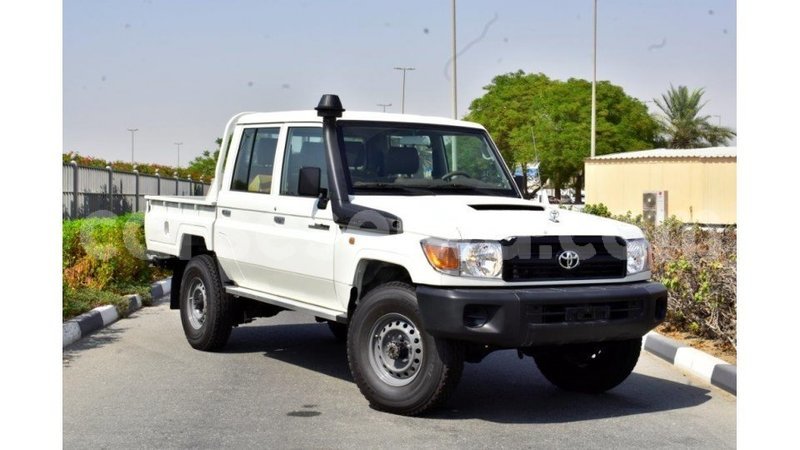 Big with watermark toyota land cruiser east mahe import dubai 6575